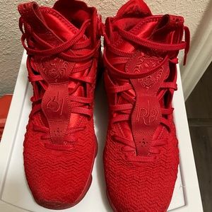 LeBron 17 ‘Red Carpet’